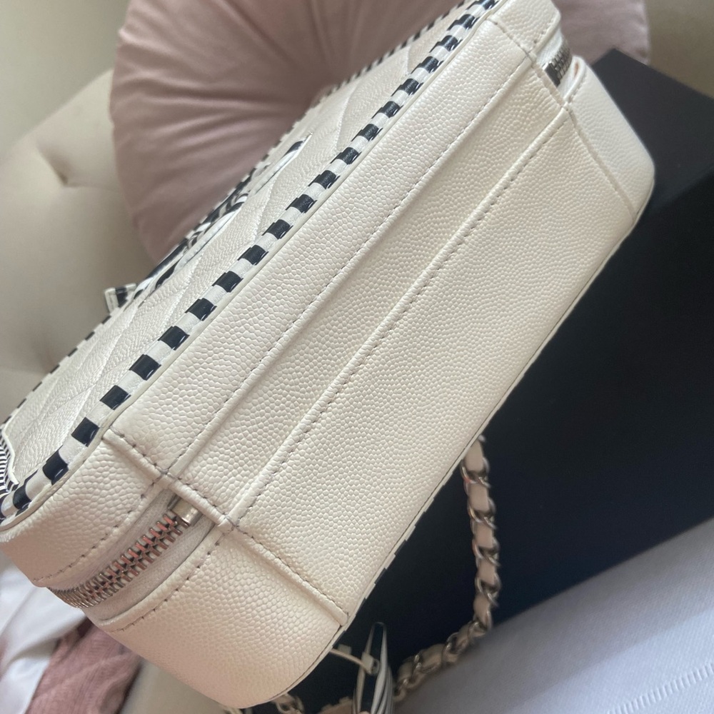 Chanel Vanity Quilted Caviar with Striped Leather - Picture 7 of 11